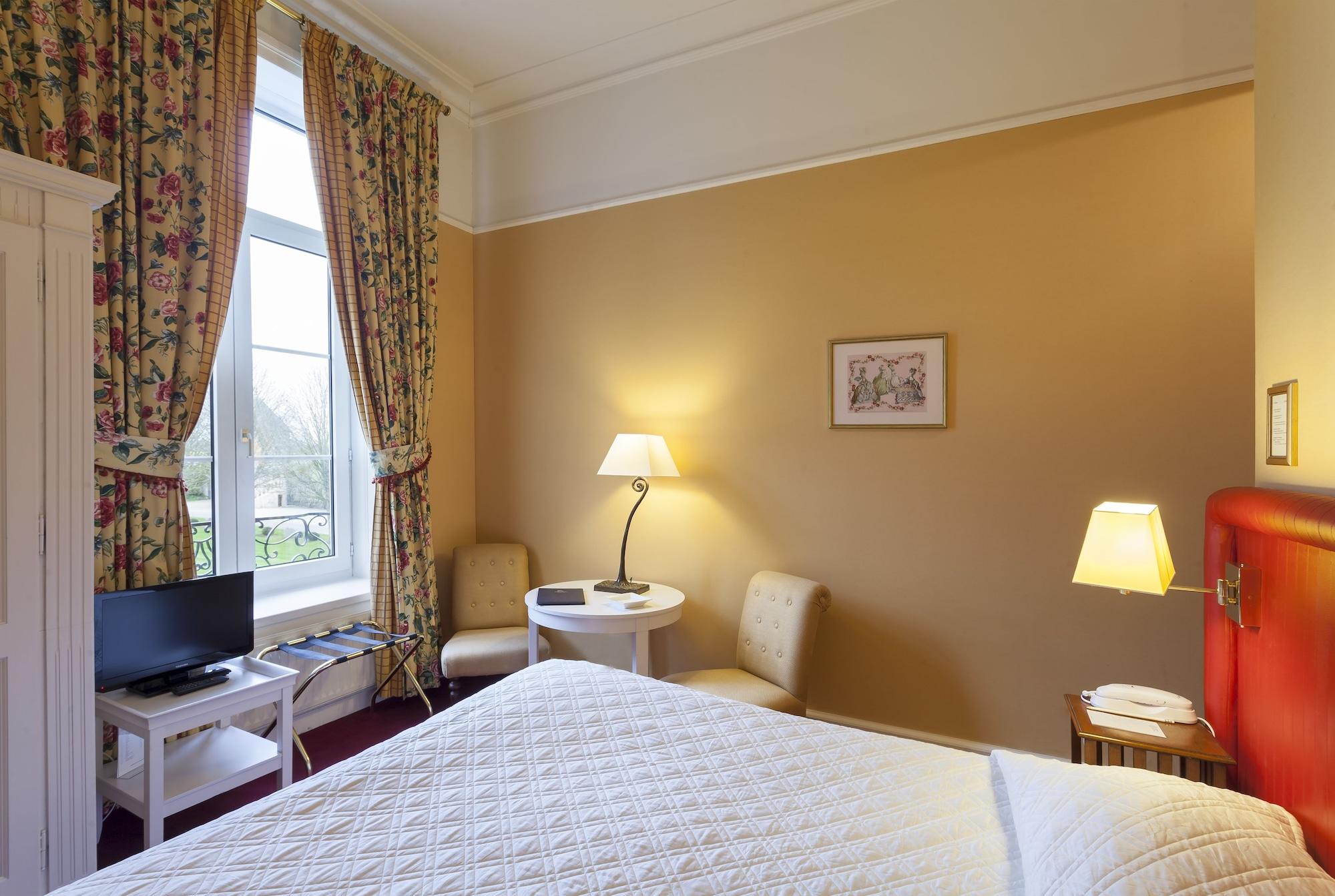 Grand Hotel "Chateau De Sully" - Piscine & Spa -Teritoria Sully  Εξωτερικό φωτογραφία