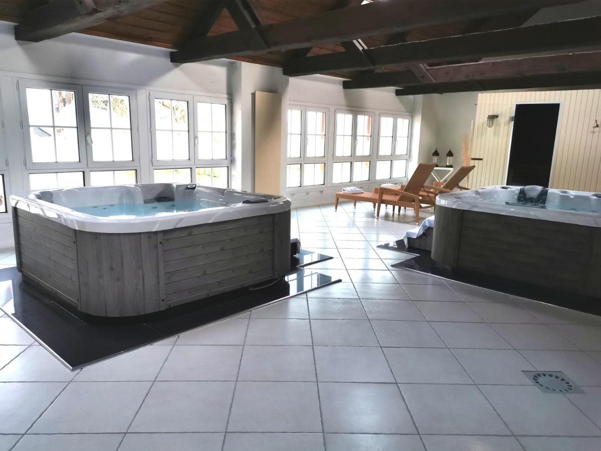 Grand Hotel "Chateau De Sully" - Piscine & Spa -Teritoria Sully  Εξωτερικό φωτογραφία